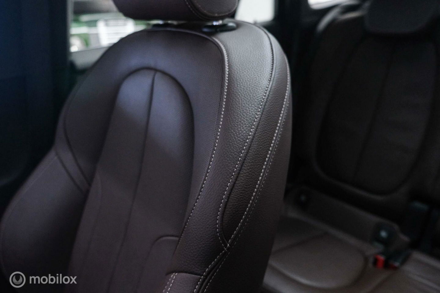 BMW X1 sDrive20i M pakket | Panoramadak | Leder | LED | Sportstoelen | btw auto | zeer mooi |