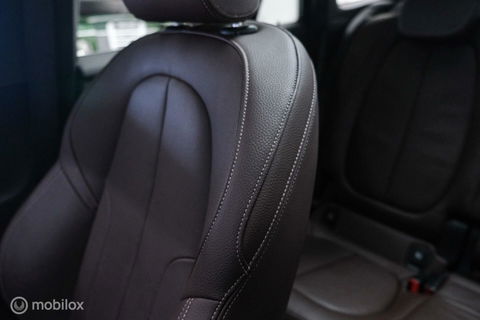 BMW X1 sDrive20i M pakket | Panoramadak | Leder | LED | Sportstoelen | btw auto | zeer mooi |