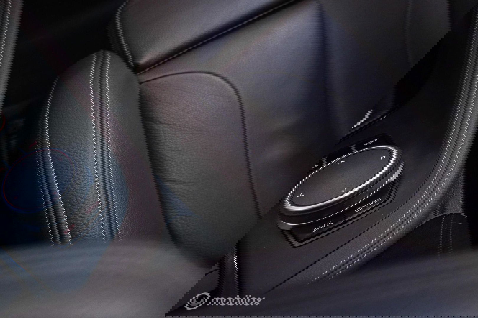 BMW X1 sDrive20i M pakket | Panoramadak | Leder | LED | Sportstoelen | btw auto | zeer mooi |