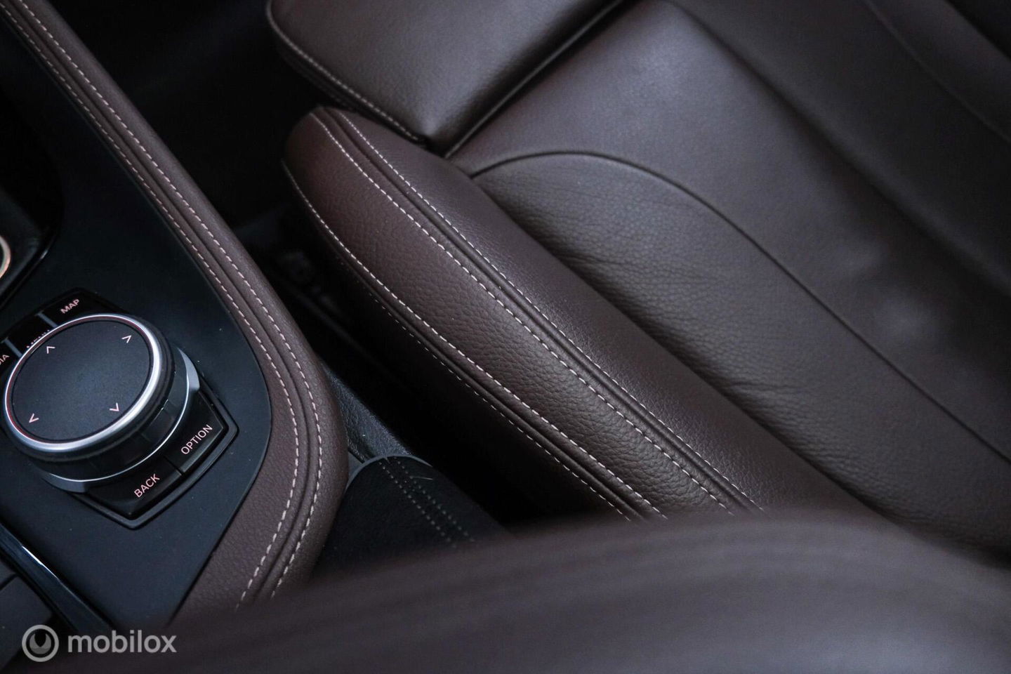 BMW X1 sDrive20i M pakket | Panoramadak | Leder | LED | Sportstoelen | btw auto | zeer mooi |
