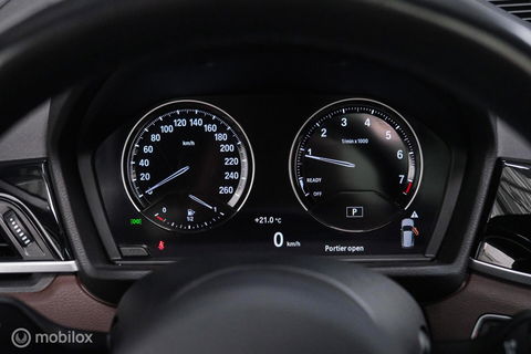 BMW X1 sDrive20i M pakket | Panoramadak | Leder | LED | Sportstoelen | btw auto | zeer mooi |