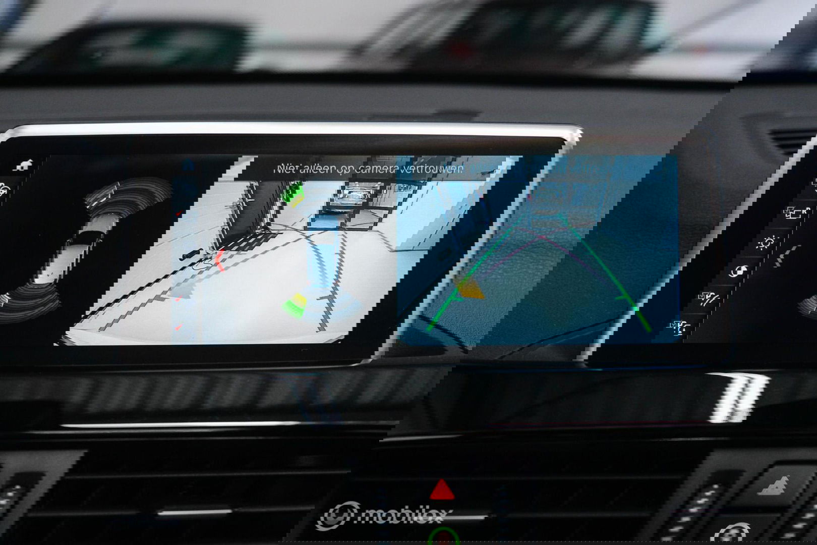 BMW X1 sDrive20i M pakket | Panoramadak | Leder | LED | Sportstoelen | btw auto | zeer mooi |