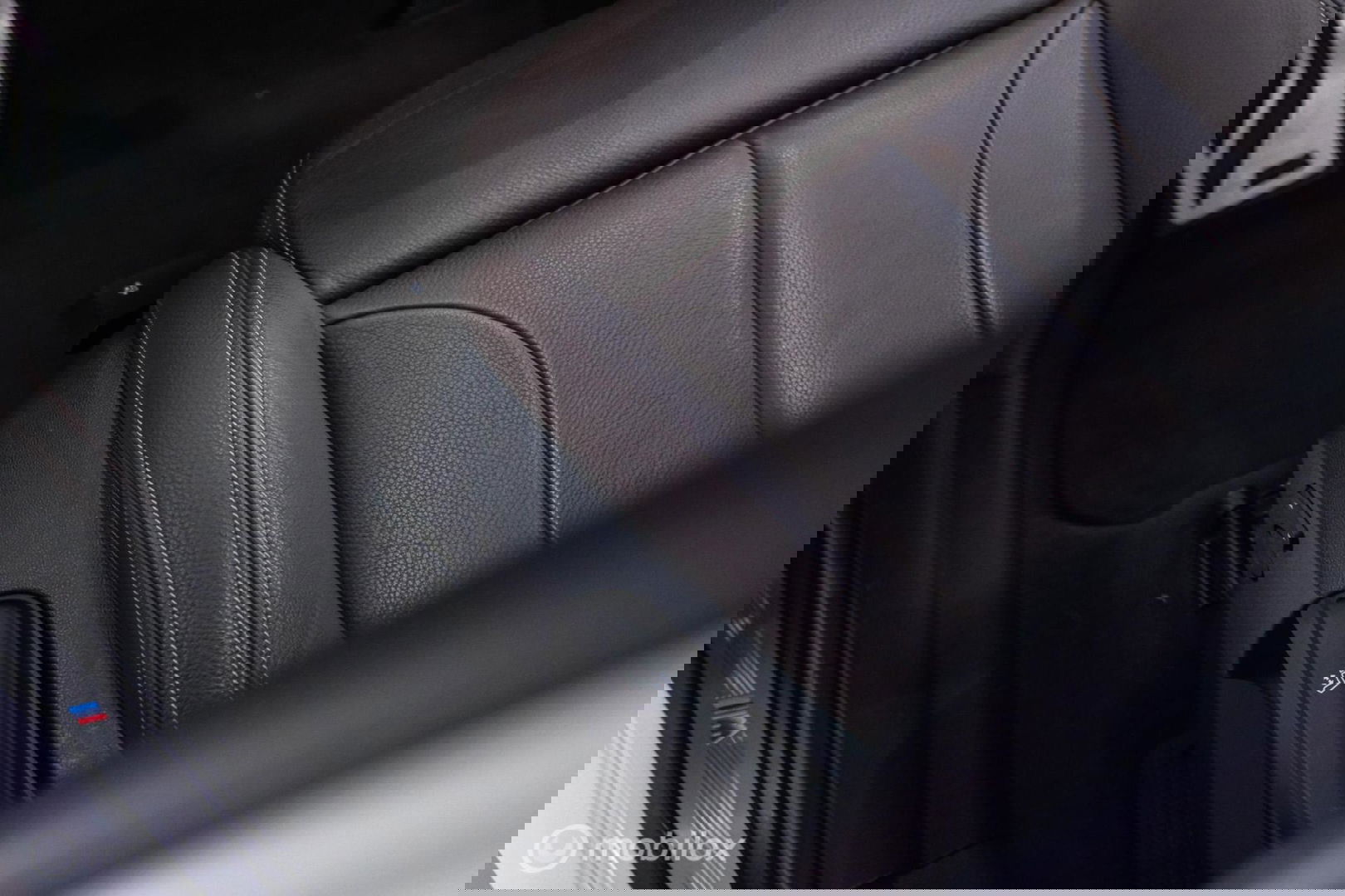BMW X1 sDrive20i M pakket | Panoramadak | Leder | LED | Sportstoelen | btw auto | zeer mooi |