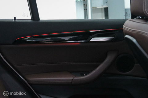 BMW X1 sDrive20i M pakket | Panoramadak | Leder | LED | Sportstoelen | btw auto | zeer mooi |