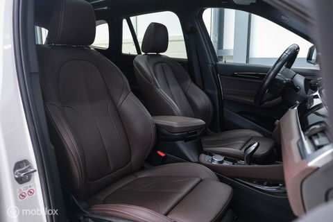 BMW X1 sDrive20i M pakket | Panoramadak | Leder | LED | Sportstoelen | btw auto | zeer mooi |
