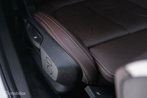 BMW X1 sDrive20i M pakket | Panoramadak | Leder | LED | Sportstoelen | btw auto | zeer mooi |