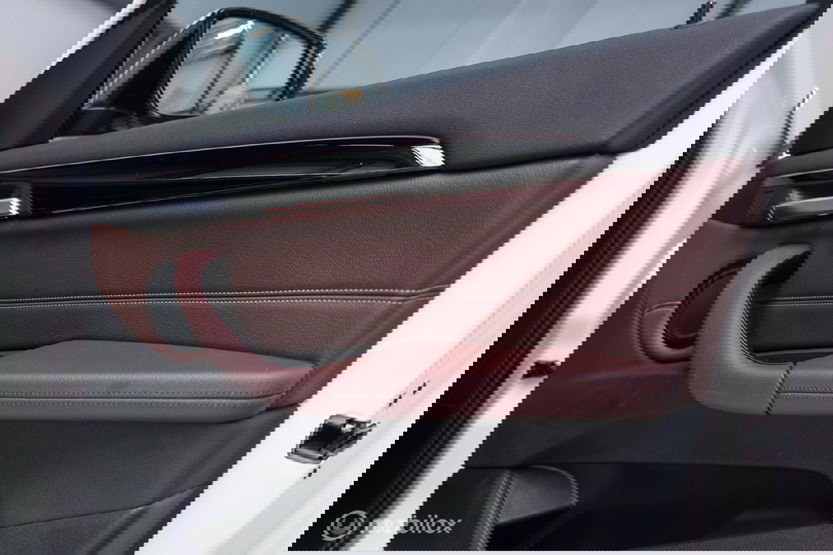 BMW X1 sDrive20i M pakket | Panoramadak | Leder | LED | Sportstoelen | btw auto | zeer mooi |