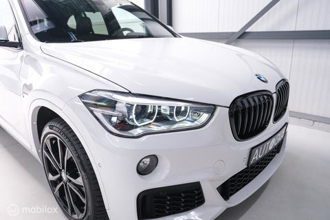 BMW X1 sDrive20i M pakket | Panoramadak | Leder | LED | Sportstoelen | btw auto | zeer mooi |