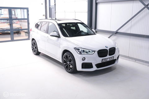 BMW X1 sDrive20i M pakket | Panoramadak | Leder | LED | Sportstoelen | btw auto | zeer mooi |