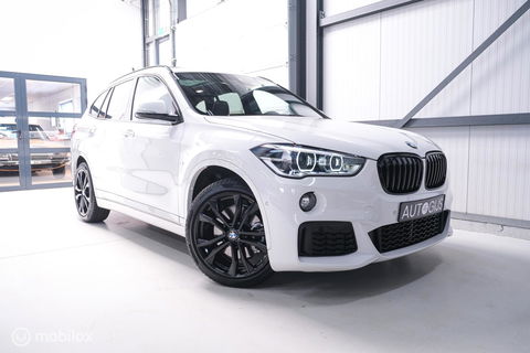 BMW X1 sDrive20i M pakket | Panoramadak | Leder | LED | Sportstoelen | btw auto | zeer mooi |