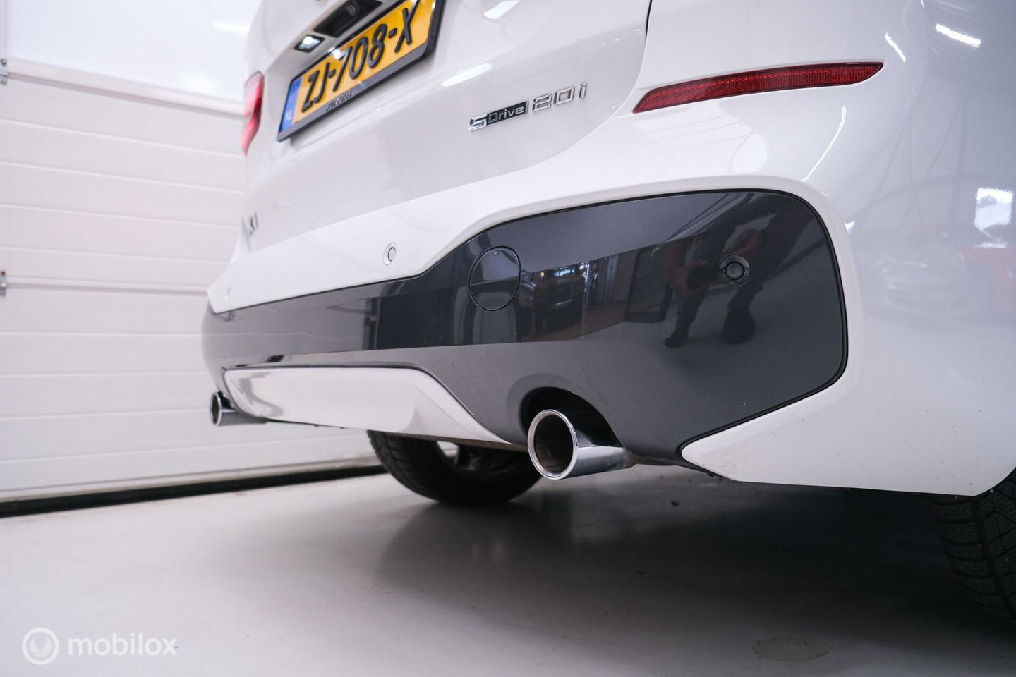 BMW X1 sDrive20i M pakket | Panoramadak | Leder | LED | Sportstoelen | btw auto | zeer mooi |