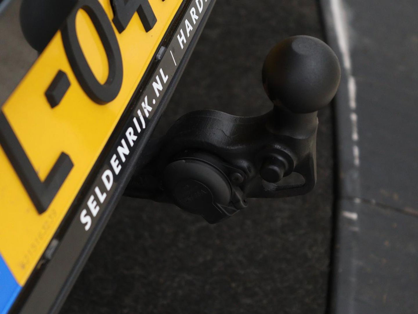 SEAT Leon 1.5 eTSI Style Launch Edition | Trekhaak | Carplay | Adaptive cruise | Camera | Navigatie | Park Assist | Climate control