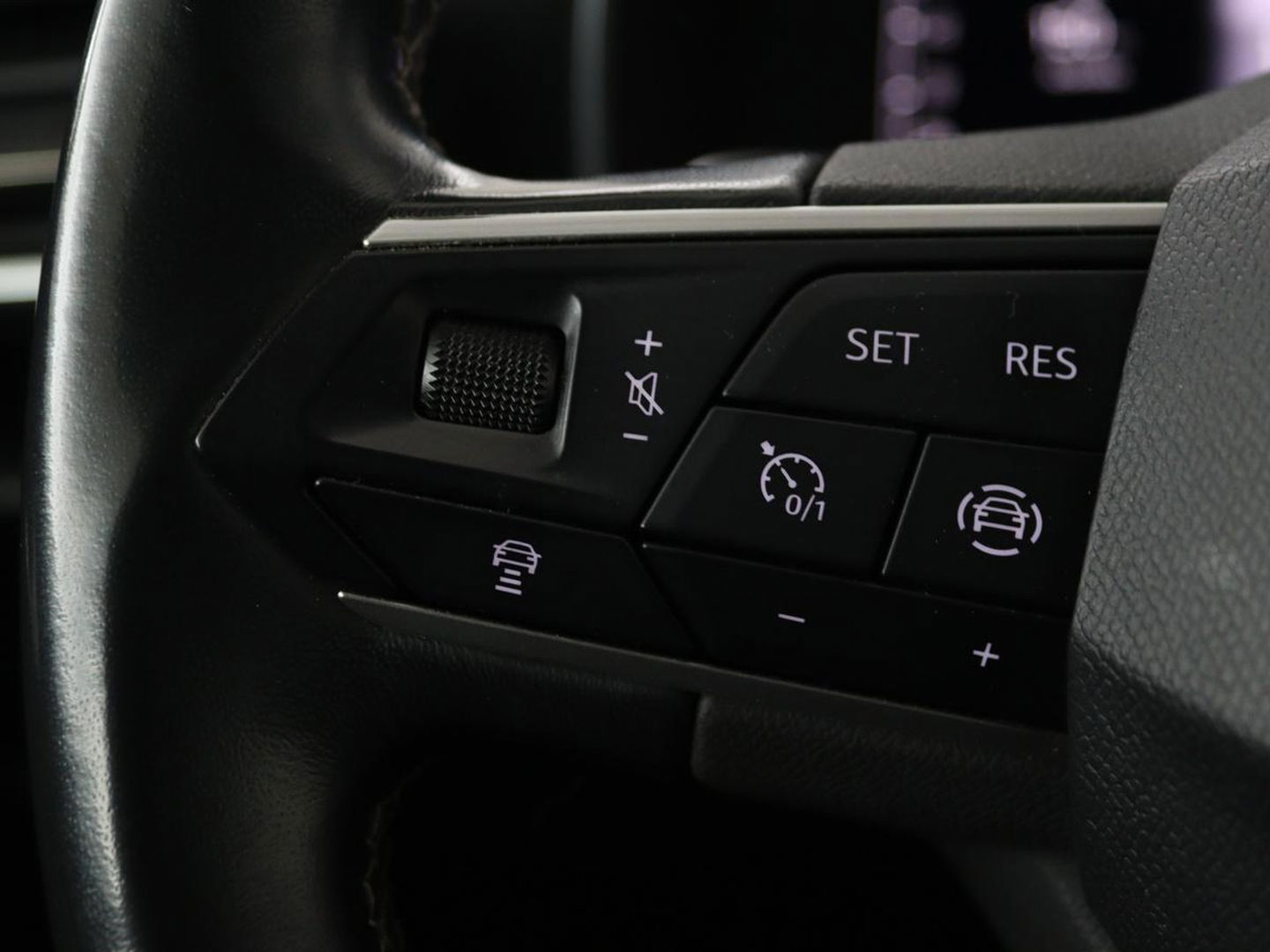 SEAT Leon 1.5 eTSI Style Launch Edition | Trekhaak | Carplay | Adaptive cruise | Camera | Navigatie | Park Assist | Climate control