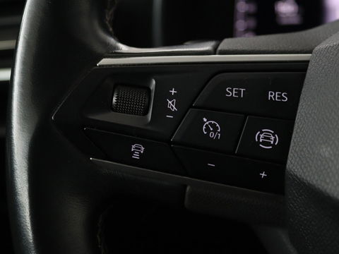 SEAT Leon 1.5 eTSI Style Launch Edition | Trekhaak | Carplay | Adaptive cruise | Camera | Navigatie | Park Assist | Climate control