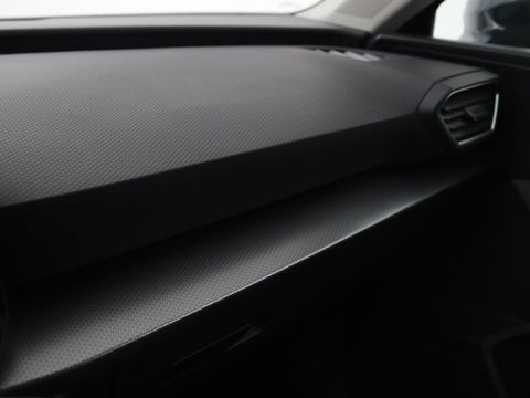 SEAT Leon 1.5 eTSI Style Launch Edition | Trekhaak | Carplay | Adaptive cruise | Camera | Navigatie | Park Assist | Climate control