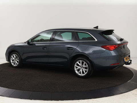 SEAT Leon 1.5 eTSI Style Launch Edition | Trekhaak | Carplay | Adaptive cruise | Camera | Navigatie | Park Assist | Climate control