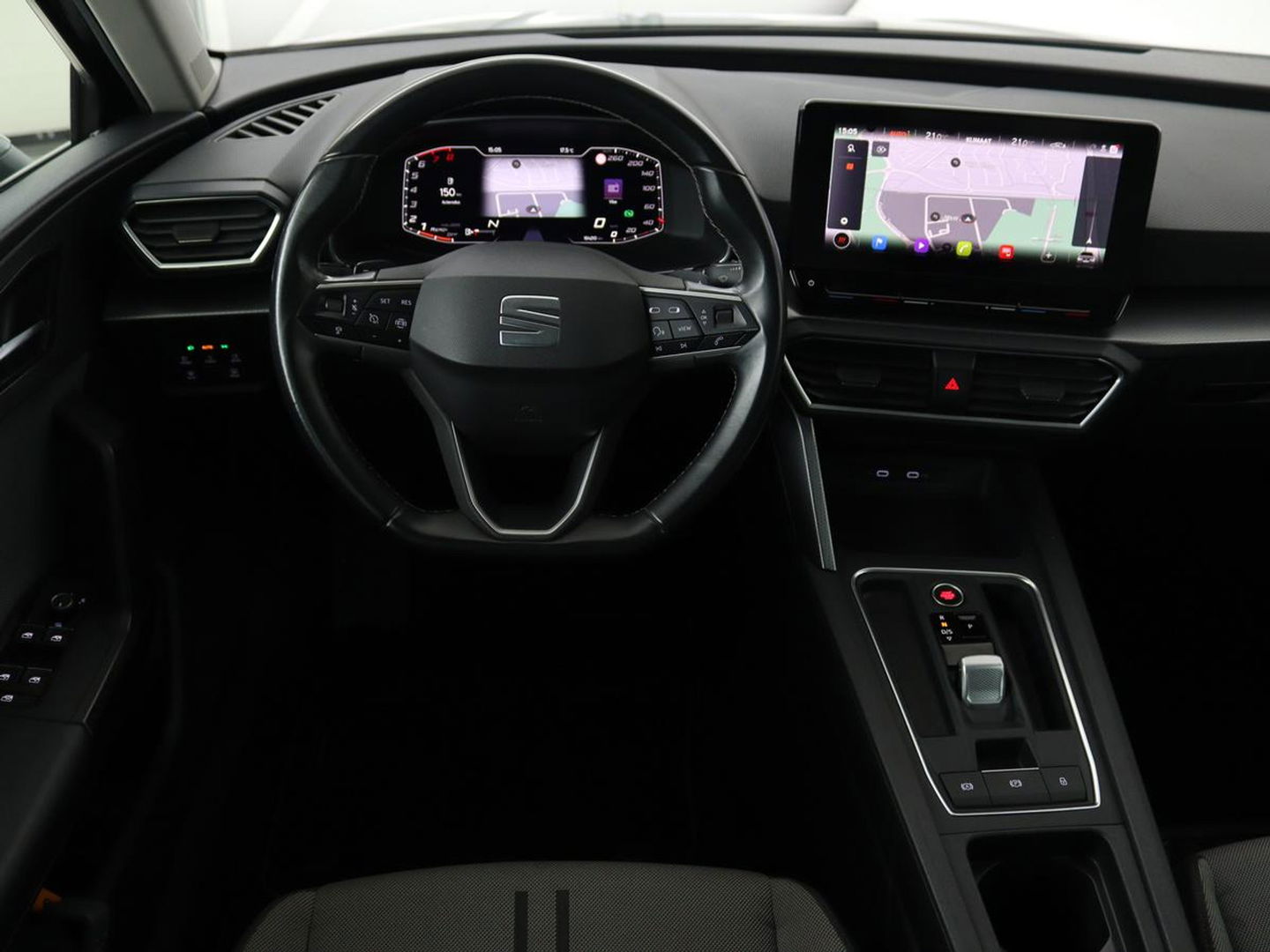 SEAT Leon 1.5 eTSI Style Launch Edition | Trekhaak | Carplay | Adaptive cruise | Camera | Navigatie | Park Assist | Climate control