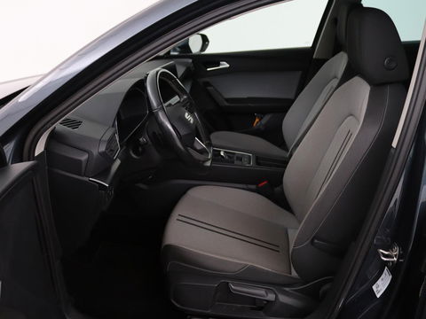 SEAT Leon 1.5 eTSI Style Launch Edition | Trekhaak | Carplay | Adaptive cruise | Camera | Navigatie | Park Assist | Climate control