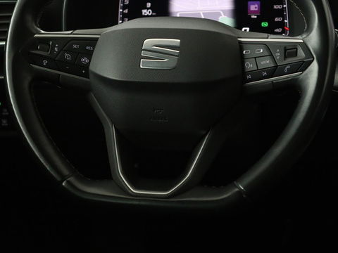SEAT Leon 1.5 eTSI Style Launch Edition | Trekhaak | Carplay | Adaptive cruise | Camera | Navigatie | Park Assist | Climate control