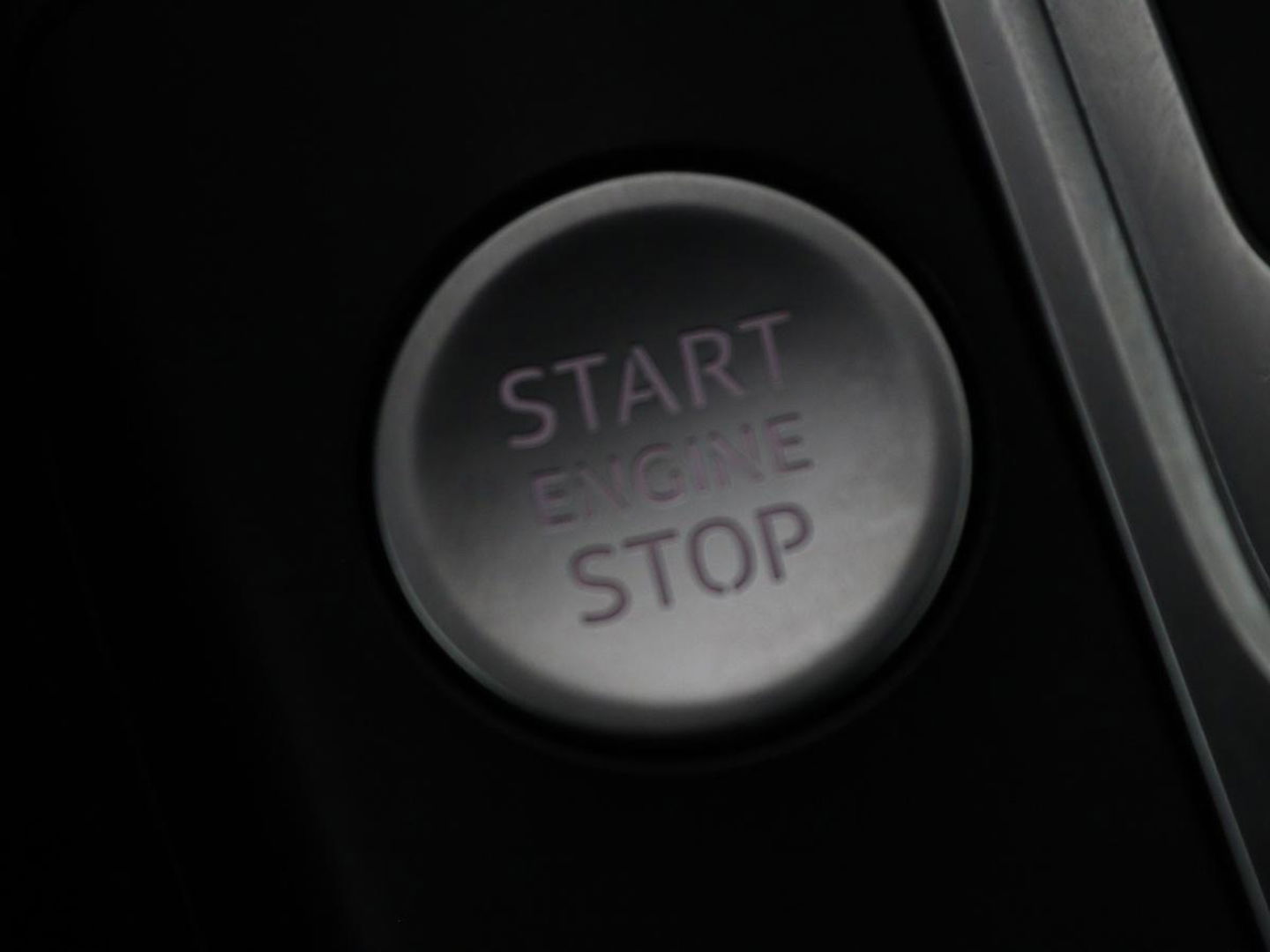 Audi A3 1.4 e-tron Lease Edition | Leder | Carplay | Virtual Cockpit | Sportstoelen | Keyless | Navigatie | Full LED | Climate control | Parkeerhulp | Cruise control | Bluetooth