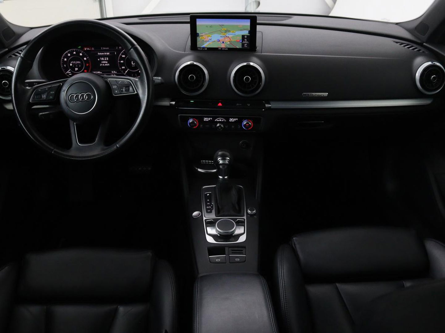 Audi A3 1.4 e-tron Lease Edition | Leder | Carplay | Virtual Cockpit | Sportstoelen | Keyless | Navigatie | Full LED | Climate control | Parkeerhulp | Cruise control | Bluetooth