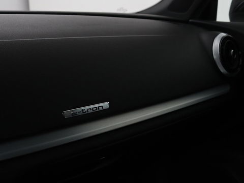 Audi A3 1.4 e-tron Lease Edition | Leder | Carplay | Virtual Cockpit | Sportstoelen | Keyless | Navigatie | Full LED | Climate control | Parkeerhulp | Cruise control | Bluetooth