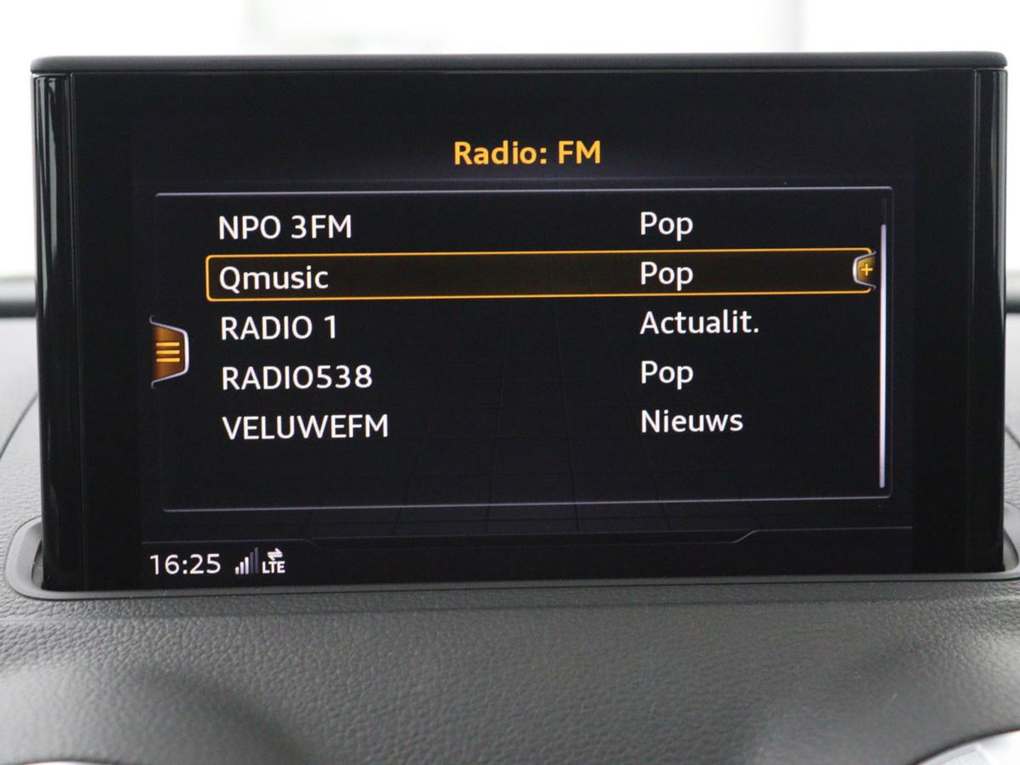 Audi A3 1.4 e-tron Lease Edition | Leder | Carplay | Virtual Cockpit | Sportstoelen | Keyless | Navigatie | Full LED | Climate control | Parkeerhulp | Cruise control | Bluetooth