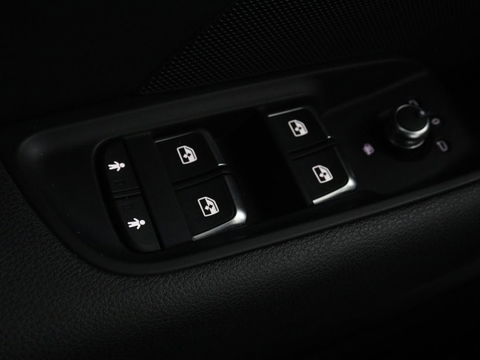 Audi A3 1.4 e-tron Lease Edition | Leder | Carplay | Virtual Cockpit | Sportstoelen | Keyless | Navigatie | Full LED | Climate control | Parkeerhulp | Cruise control | Bluetooth