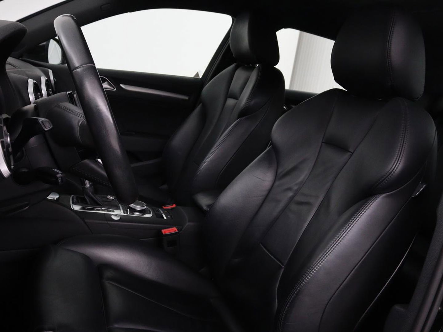 Audi A3 1.4 e-tron Lease Edition | Leder | Carplay | Virtual Cockpit | Sportstoelen | Keyless | Navigatie | Full LED | Climate control | Parkeerhulp | Cruise control | Bluetooth