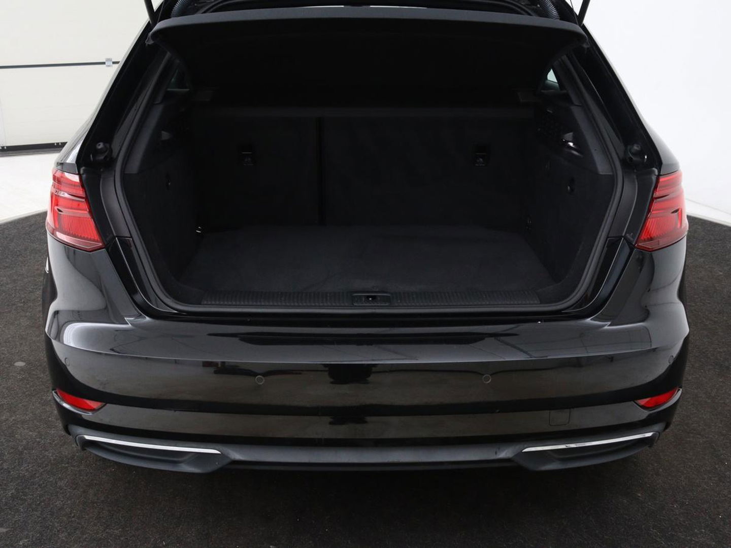 Audi A3 1.4 e-tron Lease Edition | Leder | Carplay | Virtual Cockpit | Sportstoelen | Keyless | Navigatie | Full LED | Climate control | Parkeerhulp | Cruise control | Bluetooth