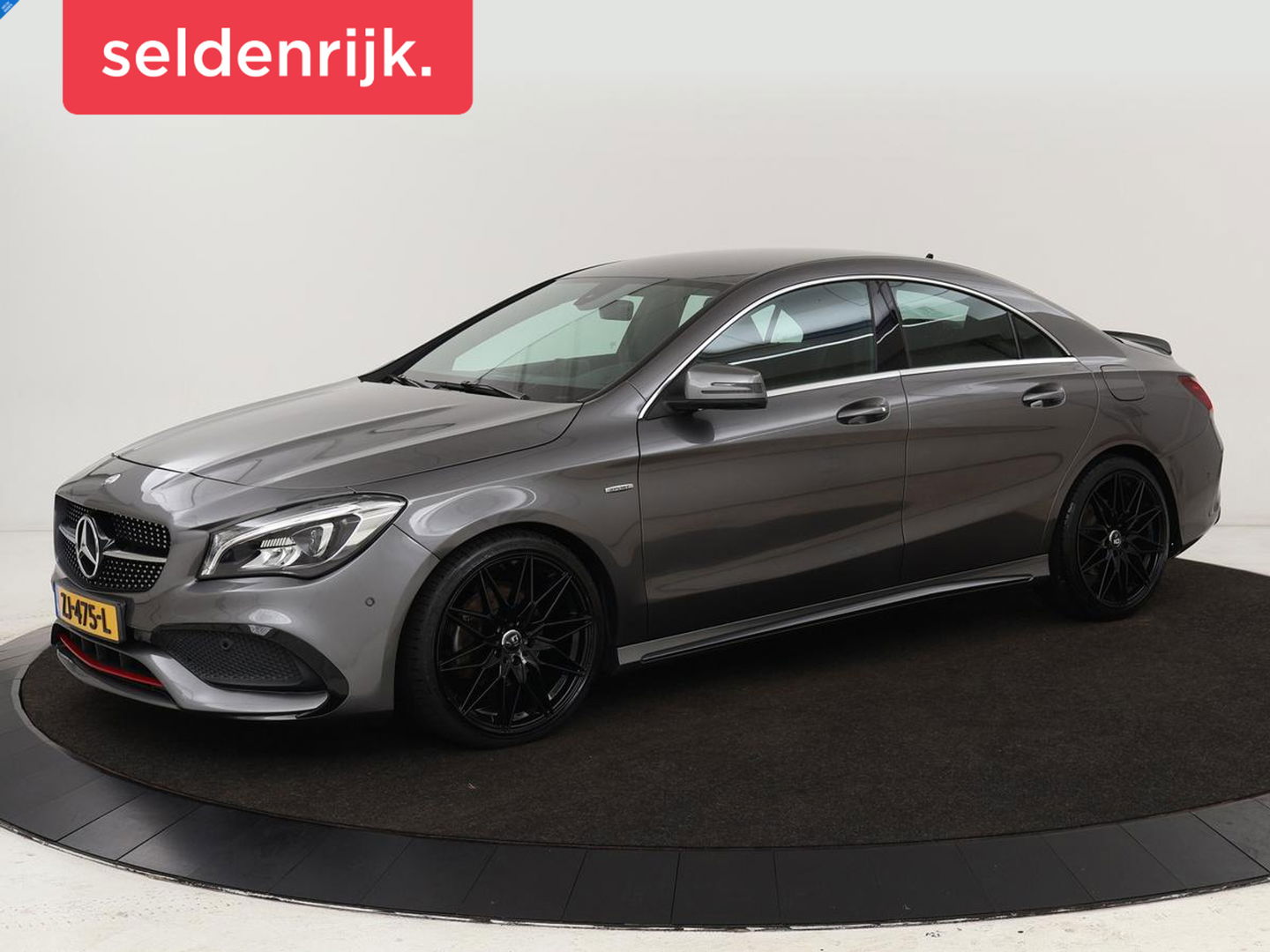 Mercedes-Benz CLA-Klasse 180 AMG | Stoelverwarming | Sportstoelen | Camera | Navigatie | Park Assist | Full LED | Cruise control | Airco