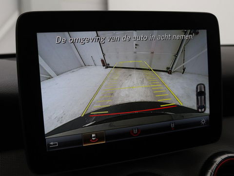 Mercedes-Benz CLA-Klasse 180 AMG | Stoelverwarming | Sportstoelen | Camera | Navigatie | Park Assist | Full LED | Cruise control | Airco