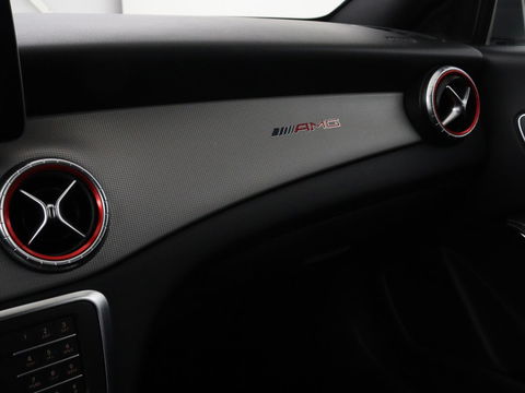 Mercedes-Benz CLA-Klasse 180 AMG | Stoelverwarming | Sportstoelen | Camera | Navigatie | Park Assist | Full LED | Cruise control | Airco