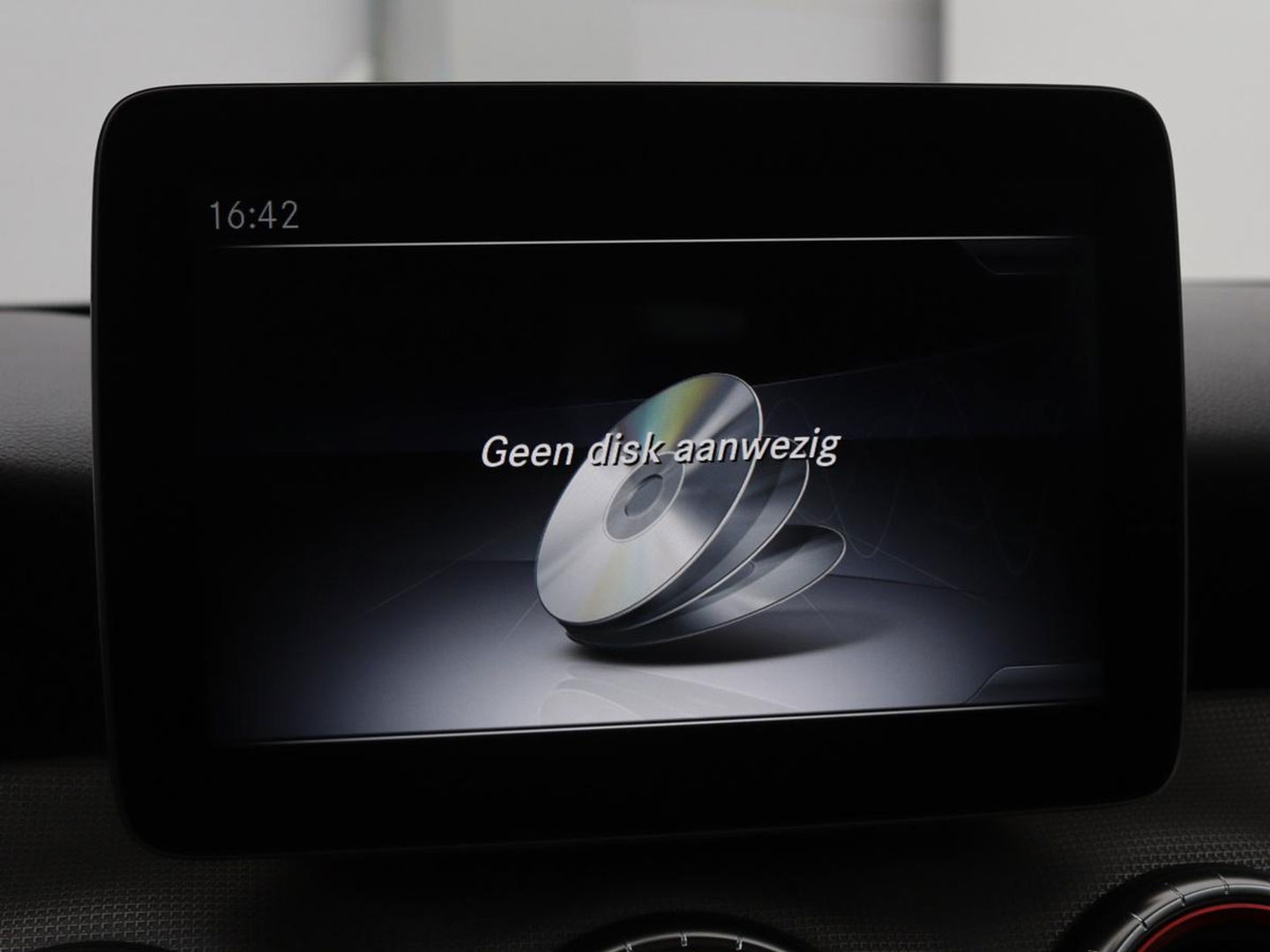 Mercedes-Benz CLA-Klasse 180 AMG | Stoelverwarming | Sportstoelen | Camera | Navigatie | Park Assist | Full LED | Cruise control | Airco