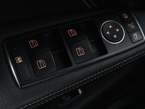 Mercedes-Benz CLA-Klasse 180 AMG | Stoelverwarming | Sportstoelen | Camera | Navigatie | Park Assist | Full LED | Cruise control | Airco