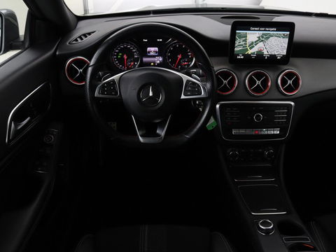 Mercedes-Benz CLA-Klasse 180 AMG | Stoelverwarming | Sportstoelen | Camera | Navigatie | Park Assist | Full LED | Cruise control | Airco