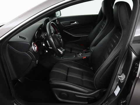 Mercedes-Benz CLA-Klasse 180 AMG | Stoelverwarming | Sportstoelen | Camera | Navigatie | Park Assist | Full LED | Cruise control | Airco
