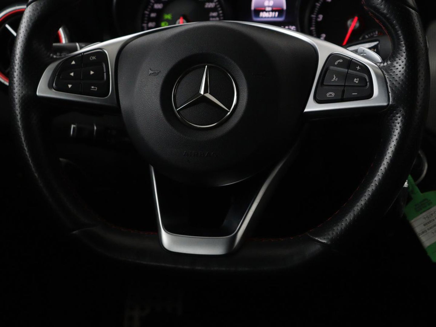Mercedes-Benz CLA-Klasse 180 AMG | Stoelverwarming | Sportstoelen | Camera | Navigatie | Park Assist | Full LED | Cruise control | Airco