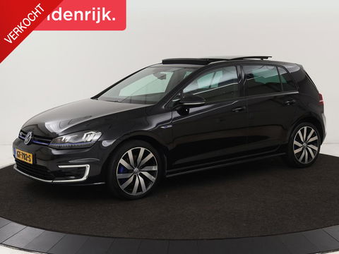 Volkswagen Golf 1.4 TSI GTE | Panoramadak | Navigatie | Full LED | Parkeerhulp | Sportstoelen | Climate control | Cruise control | Bluetooth | 18'' lichtmetalen velgen