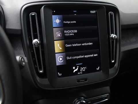 Volvo XC40 1.5 T2 130PK Momentum Core | Navigatie | Stoelverwarming | Camera