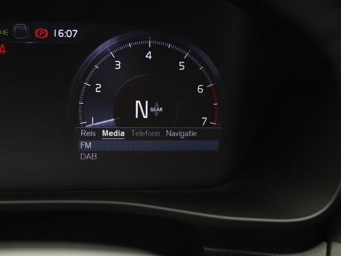 Volvo XC40 1.5 T2 130PK Momentum Core | Navigatie | Stoelverwarming | Camera