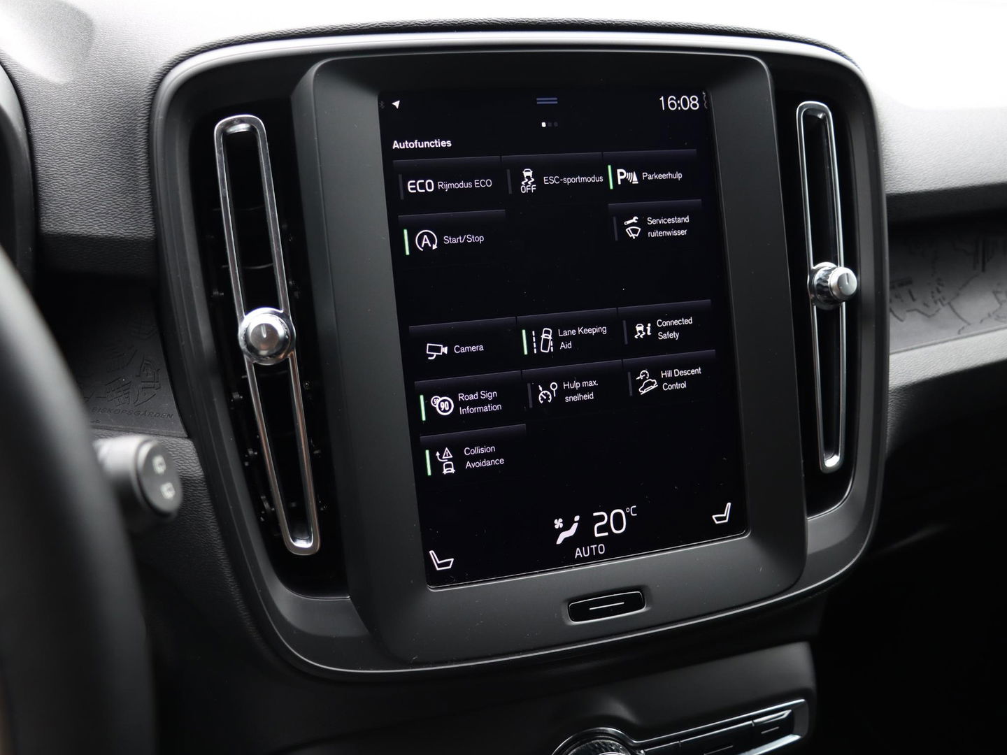 Volvo XC40 1.5 T2 130PK Momentum Core | Navigatie | Stoelverwarming | Camera