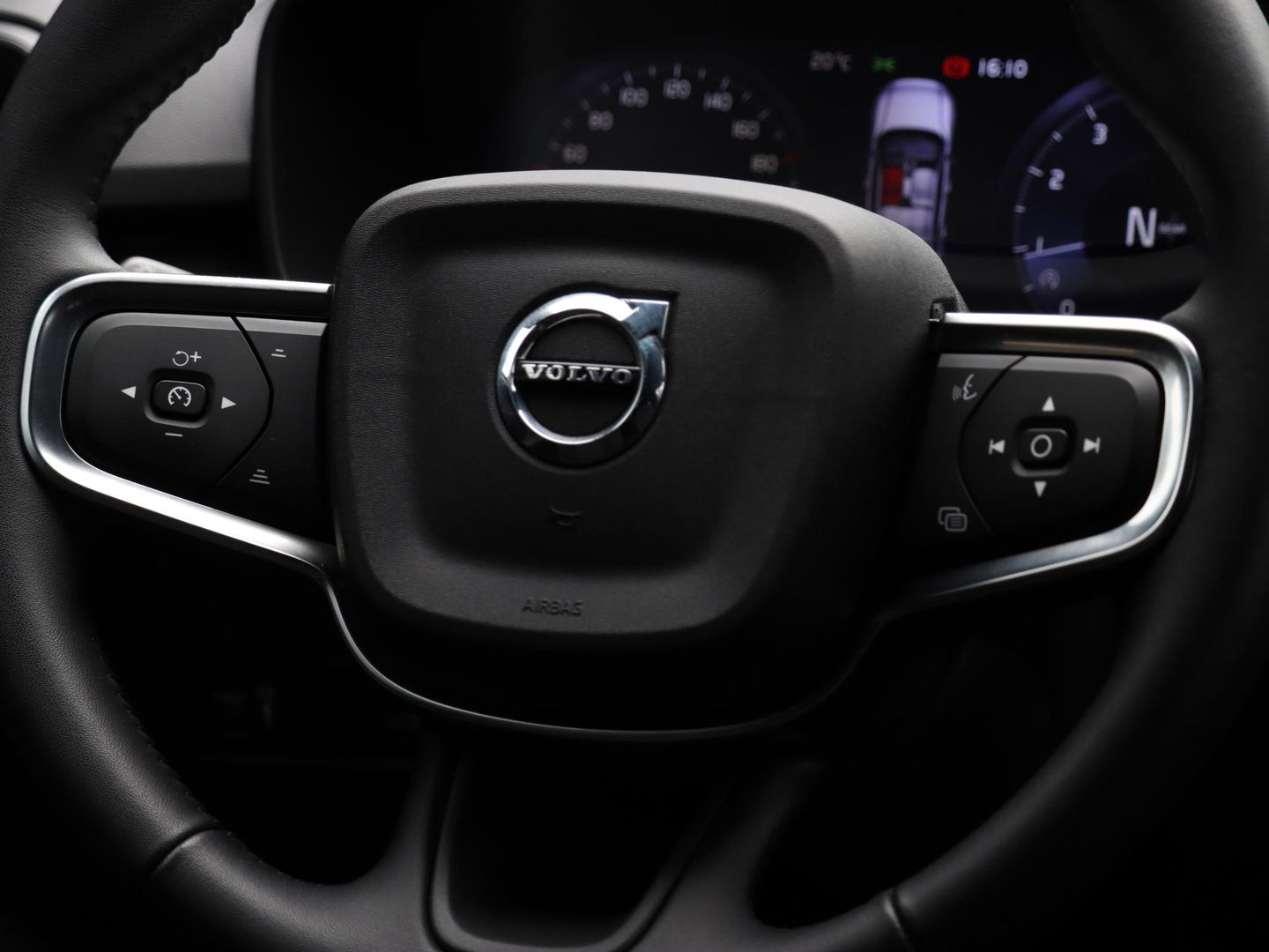 Volvo XC40 1.5 T2 130PK Momentum Core | Navigatie | Stoelverwarming | Camera