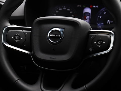 Volvo XC40 1.5 T2 130PK Momentum Core | Navigatie | Stoelverwarming | Camera