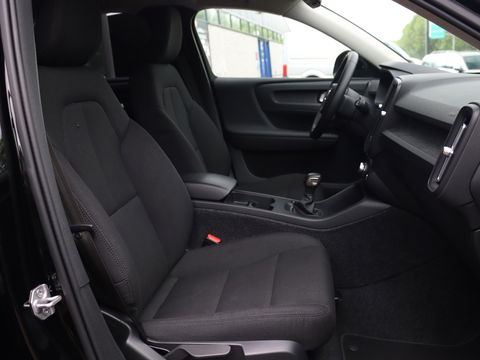 Volvo XC40 1.5 T2 130PK Momentum Core | Navigatie | Stoelverwarming | Camera