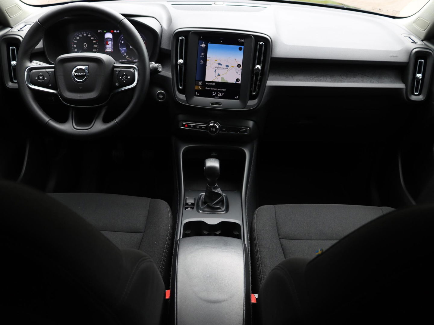 Volvo XC40 1.5 T2 130PK Momentum Core | Navigatie | Stoelverwarming | Camera