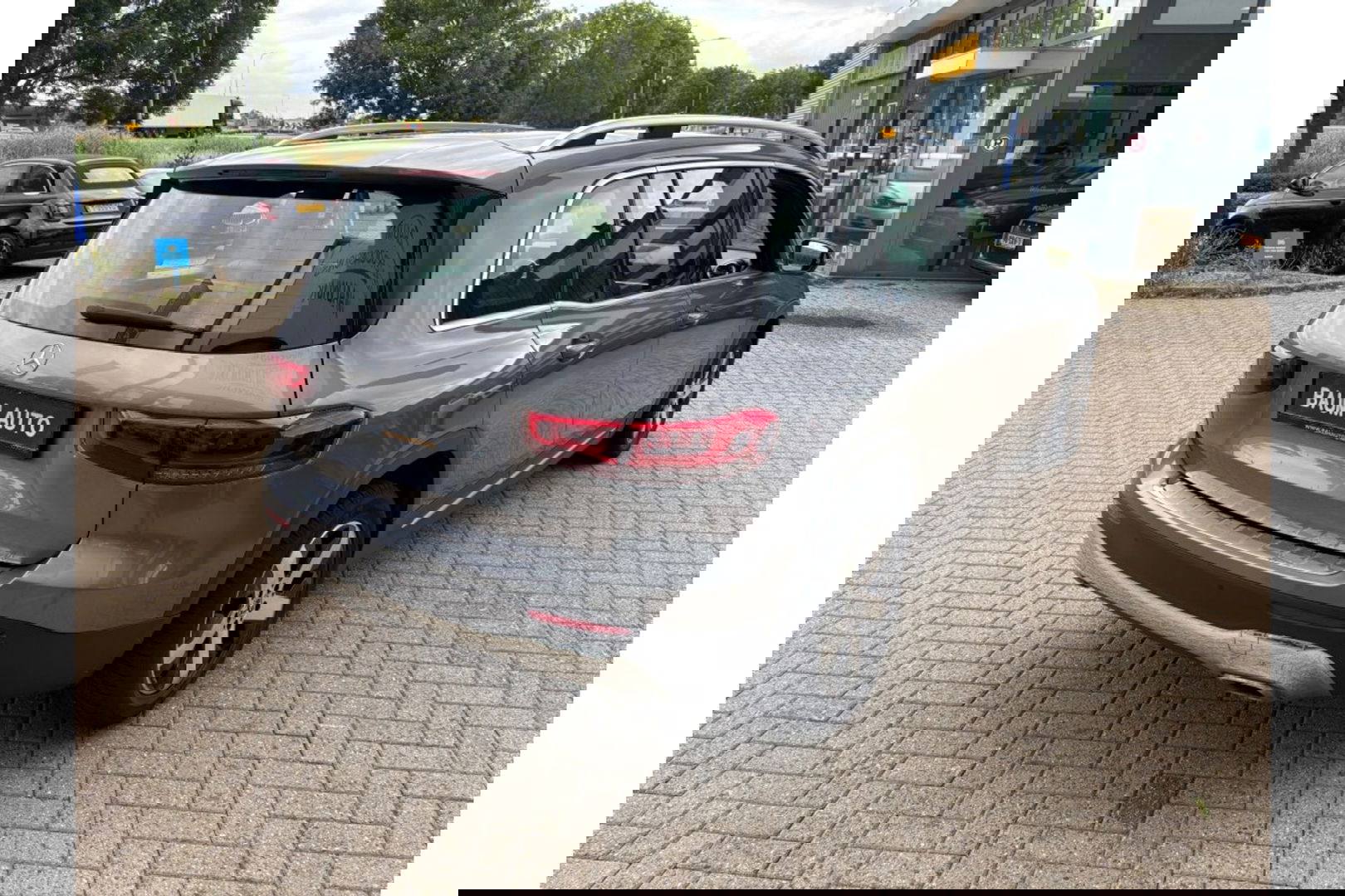Mercedes-Benz GLB-Klasse 180 BNS SOLUTION LEDER NAVI PDC-CAMERA LMV WIDESCREEN