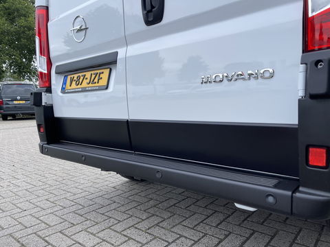 Opel Movano 2.2D 140pk L2H2 3.5t / nieuw overjarig / direct leverbaar / € 25.950 ex btw / parkeersensoren achter / airco / cruise control / bijrijdersbank !