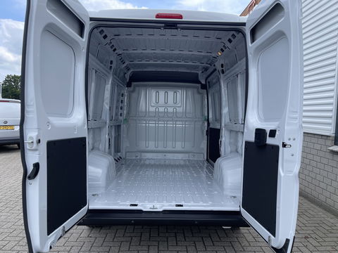 Opel Movano 2.2D 140pk L2H2 3.5t / nieuw overjarig / direct leverbaar / € 25.950 ex btw / parkeersensoren achter / airco / cruise control / bijrijdersbank !