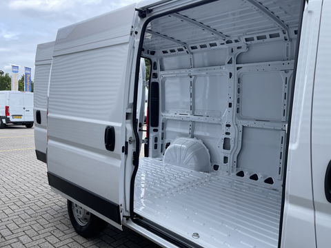 Opel Movano 2.2D 140pk L2H2 3.5t / nieuw overjarig / direct leverbaar / € 25.950 ex btw / parkeersensoren achter / airco / cruise control / bijrijdersbank !